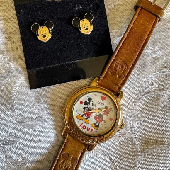 Vintage Lorus Musical Quartz Mickey & Minnie Mouse Wristwatch And Earrings - Picture 1 of 12